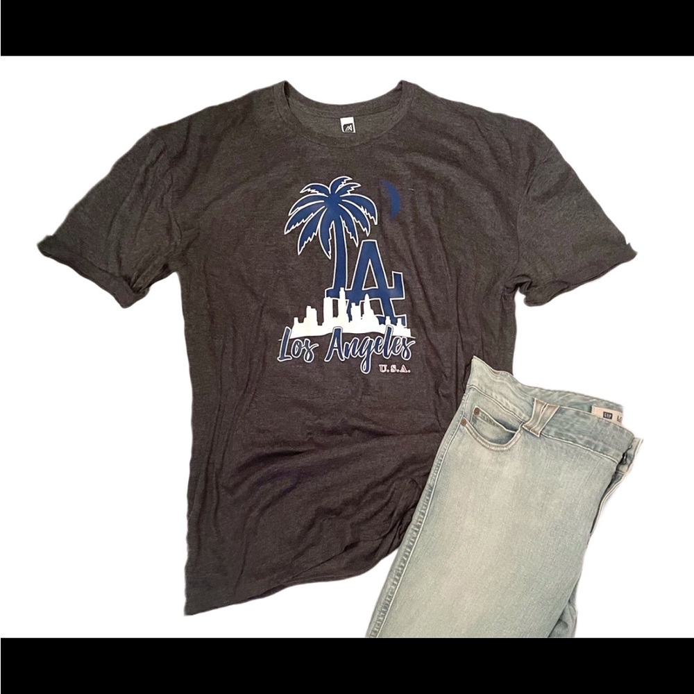 “NEW” 
T-Shirt - LA Dodgers T-Shirt - UNISEX -